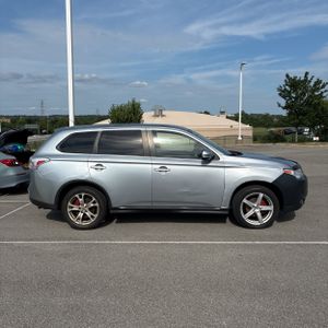 صورة 10 لـ 2015 Mitsubishi OUTLANDER SE