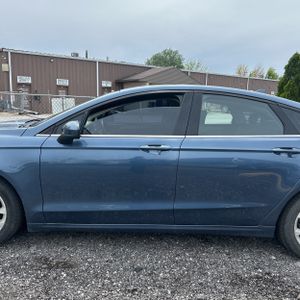 FORD FUSION SE - 4