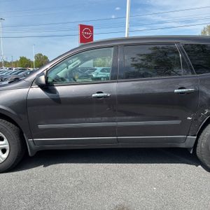 CHEVROLET TRAVERSE LS - 4