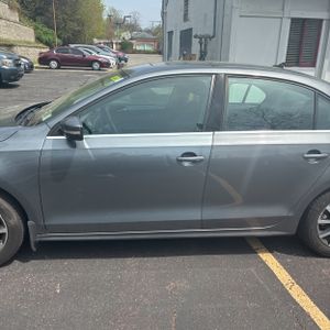 VOLKSWAGEN JETTA 1.4T SE - 4