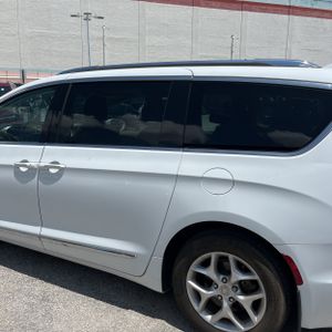 صورة 6 لـ 2017 Chrysler PACIFICA TOURING-L PLUS