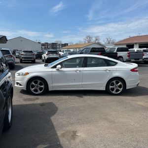 FORD FUSION SE - 3