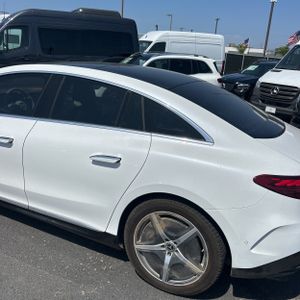 صورة 6 لـ 2023 Mercedes-BENZ EQE