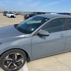 HYUNDAI ELANTRA SEL - 2