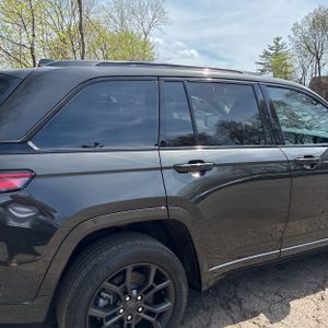 JEEP GRAND CHEROKEE 4XE 30TH ANNIVERSARY - 9