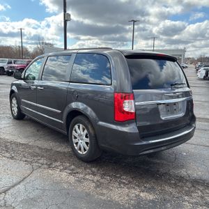 CHRYSLER TOWN AND COUNTRY TOURING - 5