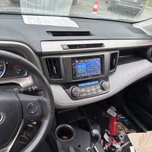 صورة 57 لـ 2015 Toyota RAV4 XLE