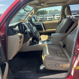 2013 Toyota 4RUNNER SR5 thumbnail 32