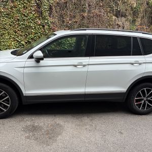 VOLKSWAGEN TIGUAN SE 4MOTION - 3