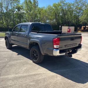 Toyota Tacoma SR5 V6 - 5