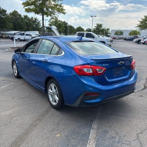 2017 Chevrolet CRUZE LT AUTO photo 5