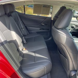 صورة مصغرة 34 لـ 2022 Lexus ES 350 BASE