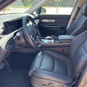 2026 Genesis GV70 2.5T STANDARD — миниатюра 32