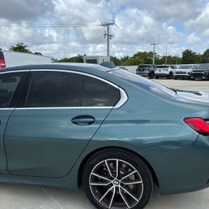 BMW 3 Series 330i - 6