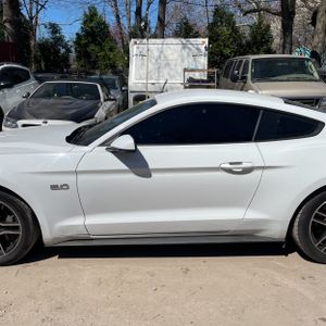 FORD MUSTANG GT PREMIUM - 4