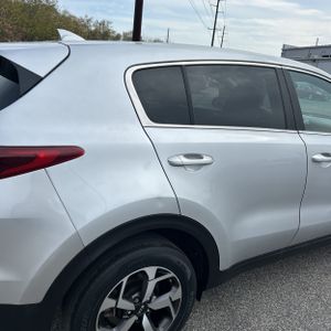 KIA SPORTAGE LX - 9