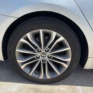 2015 Hyundai GENESIS 3.8L — миниатюра 19