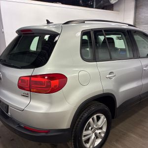 VOLKSWAGEN TIGUAN 2.0T S 4MOTION - 9