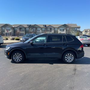 VOLKSWAGEN TIGUAN 2.0T S - 3