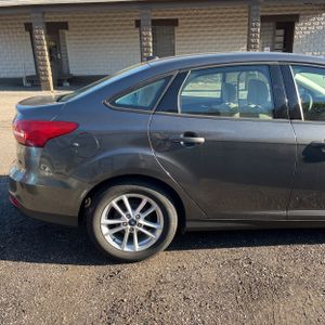 FORD FOCUS SE - 9