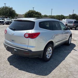 صورة 8 لـ 2010 Chevrolet TRAVERSE LS
