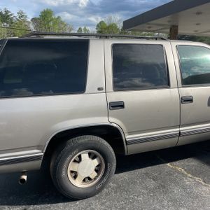 CHEVROLET TAHOE LS - 9