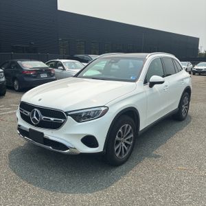 2025 Mercedes-BENZ GLC photo 1