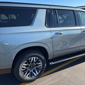 CHEVROLET SUBURBAN Z71 - 9