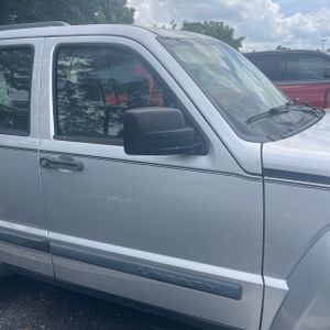 JEEP LIBERTY SPORT - 9