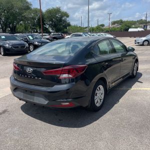 HYUNDAI ELANTRA SE - 8