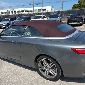 MERCEDES-BENZ E-CLASS - 6