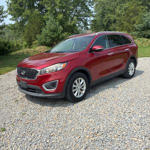 2017 KIA SORENTO LX V6 photo 1