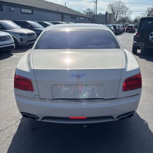 Bentley Flying Spur V8 - 7