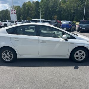 2010 Toyota PRIUS III — миниатюра 11