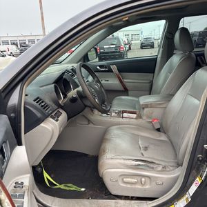 صورة مصغرة 31 لـ 2013 Toyota HIGHLANDER LIMITED