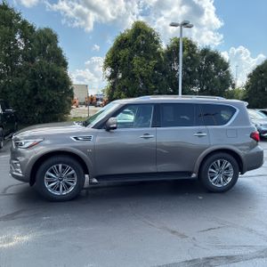 2019 Infiniti QX80 LUXE — фото 3