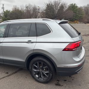 VOLKSWAGEN TIGUAN SE 4MOTION - 6