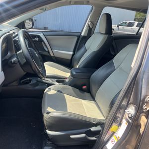 2017 Toyota RAV4 XLE — миниатюра 32