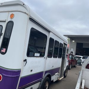 FORD E-350 CUTAWAY - 9