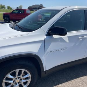 CHEVROLET TRAVERSE LS - 2