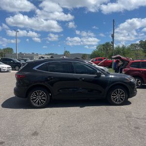 FORD ESCAPE PLUG-IN HYBRID PHEV - 10