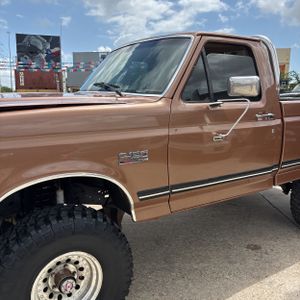 FORD F-150 XLT LARIAT - 2