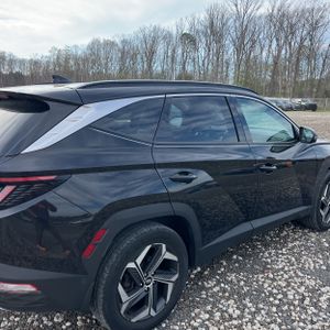 HYUNDAI TUCSON LIMITED - 9