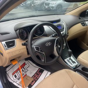 2012 Hyundai ELANTRA GLS — миниатюра 31