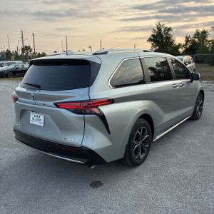 TOYOTA SIENNA - 7