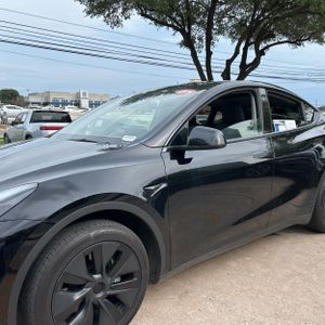 TESLA MODEL Y LONG RANGE - 2