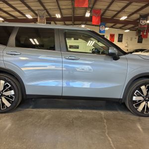 صورة مصغرة 11 لـ 2025 Mitsubishi OUTLANDER SE
