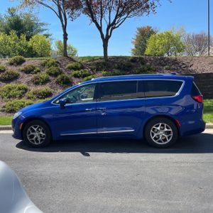 CHRYSLER PACIFICA TOURING L PLUS - 3