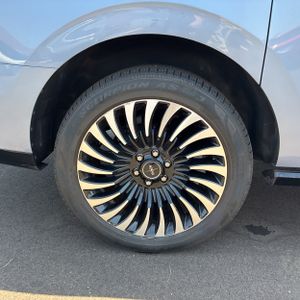 2019 Lincoln NAVIGATOR L BLACK LABEL — миниатюра 19