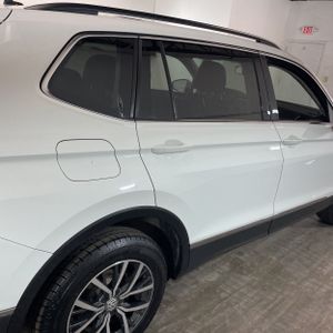 VOLKSWAGEN TIGUAN 2.0T SE 4MOTION - 9
